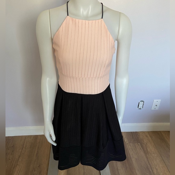 Beautiful dress 👛 - Picture 2 of 6